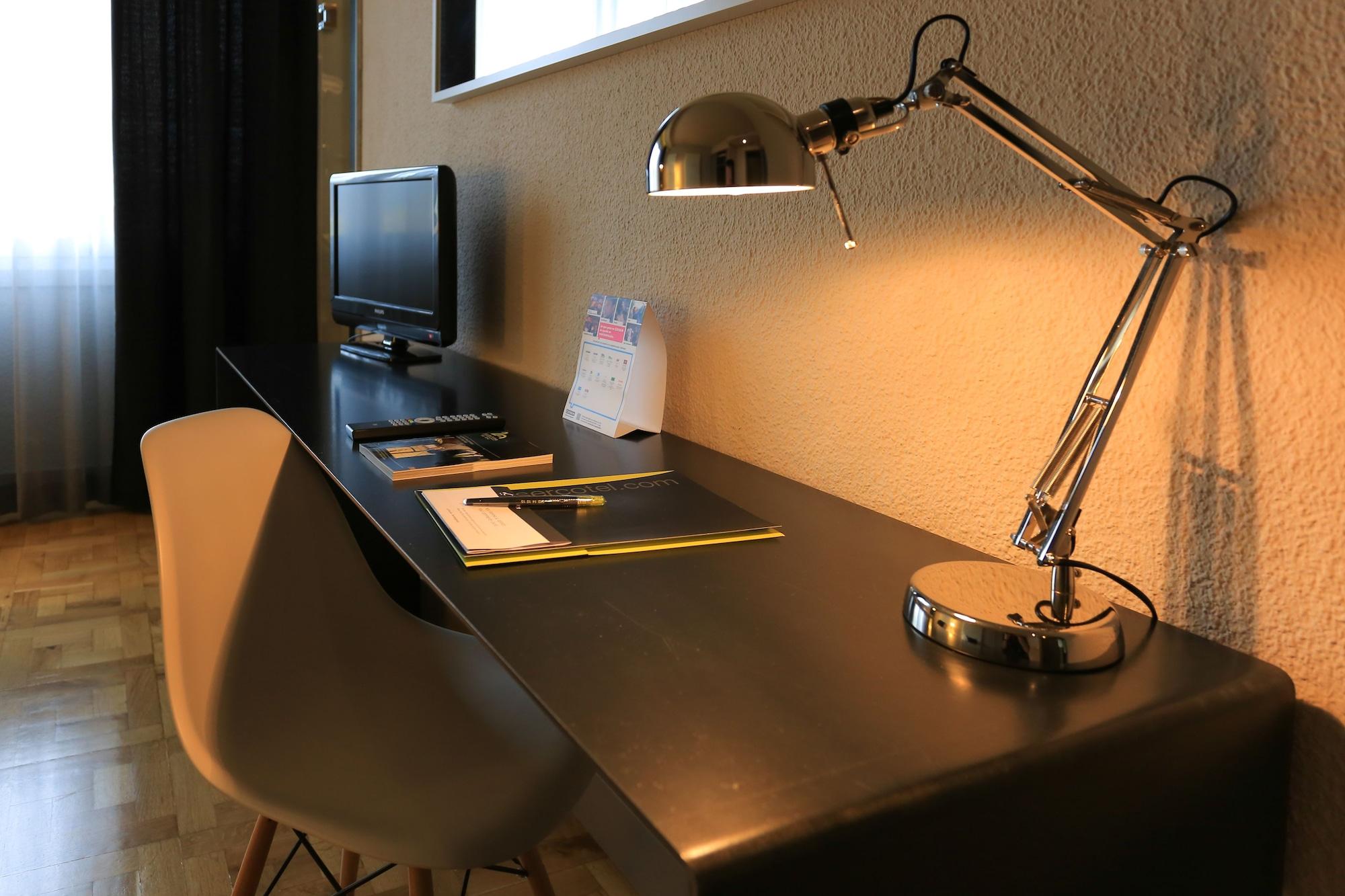 Habitus Hotel Leyre ปัมโปลนา ภายนอก รูปภาพ
