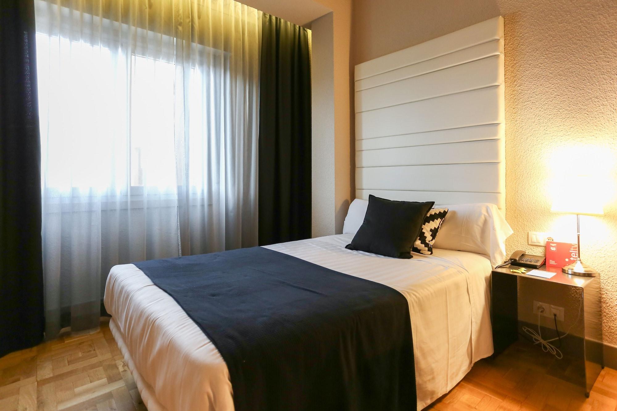 Habitus Hotel Leyre ปัมโปลนา ภายนอก รูปภาพ