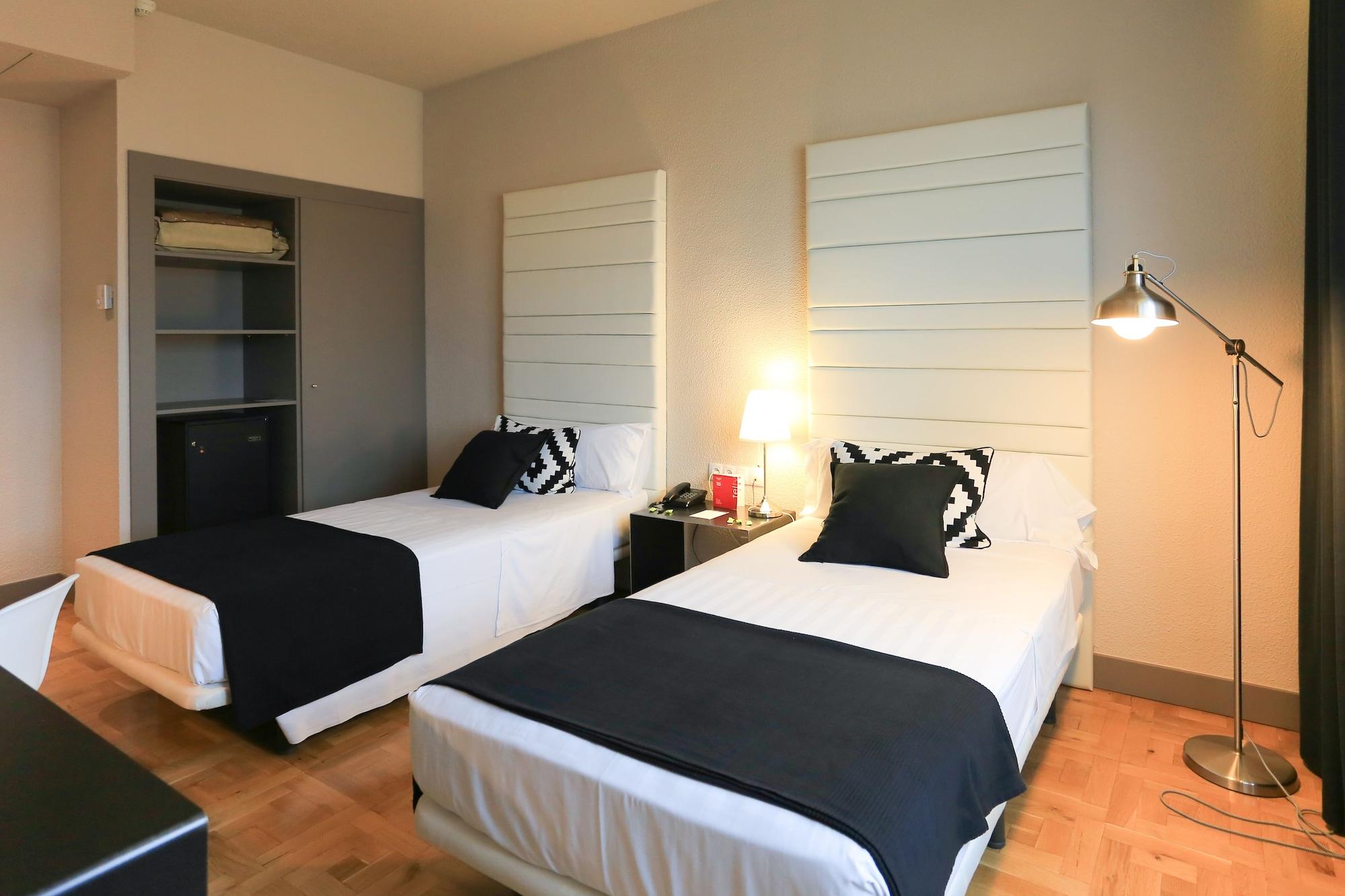 Habitus Hotel Leyre ปัมโปลนา ภายนอก รูปภาพ