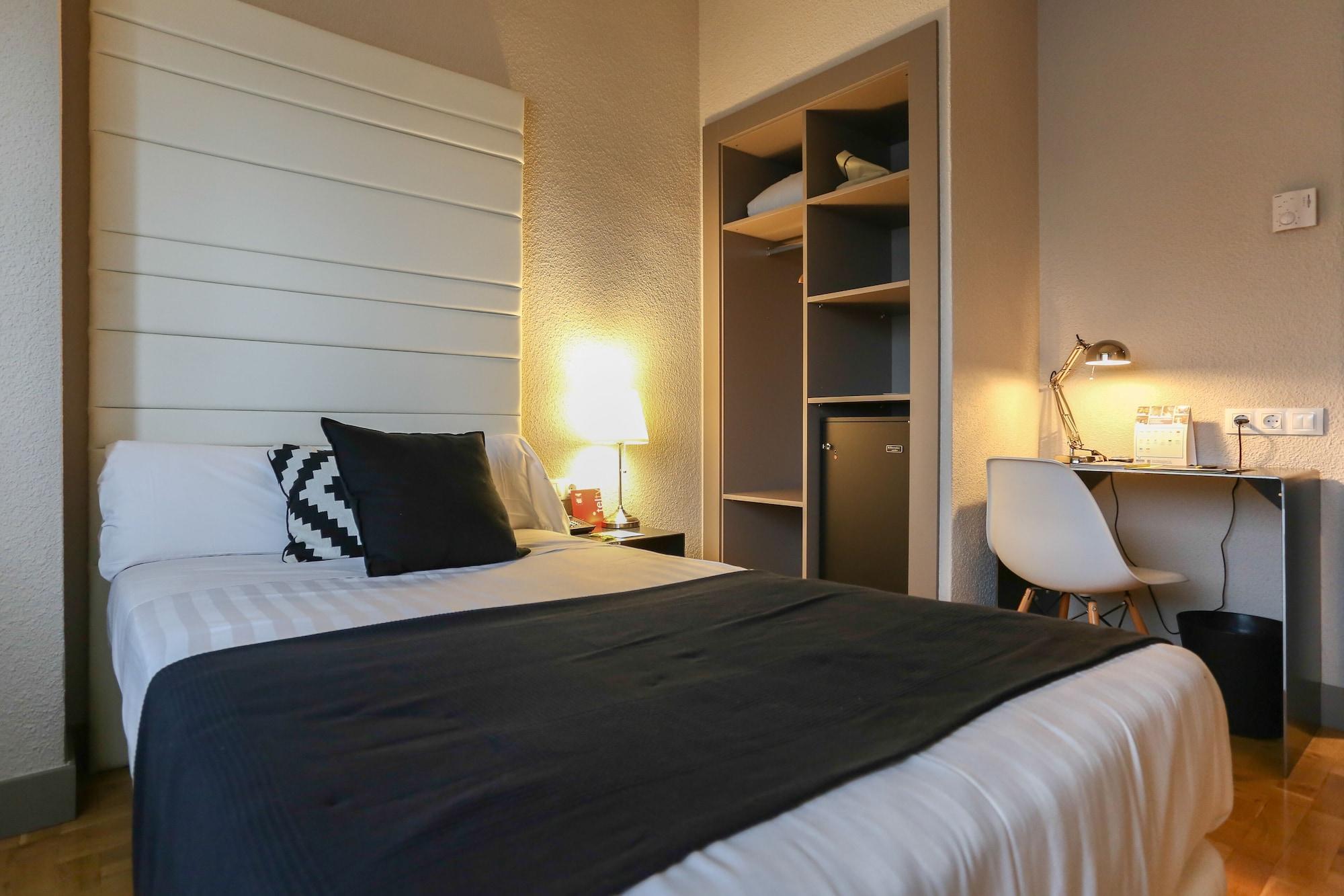 Habitus Hotel Leyre ปัมโปลนา ภายนอก รูปภาพ