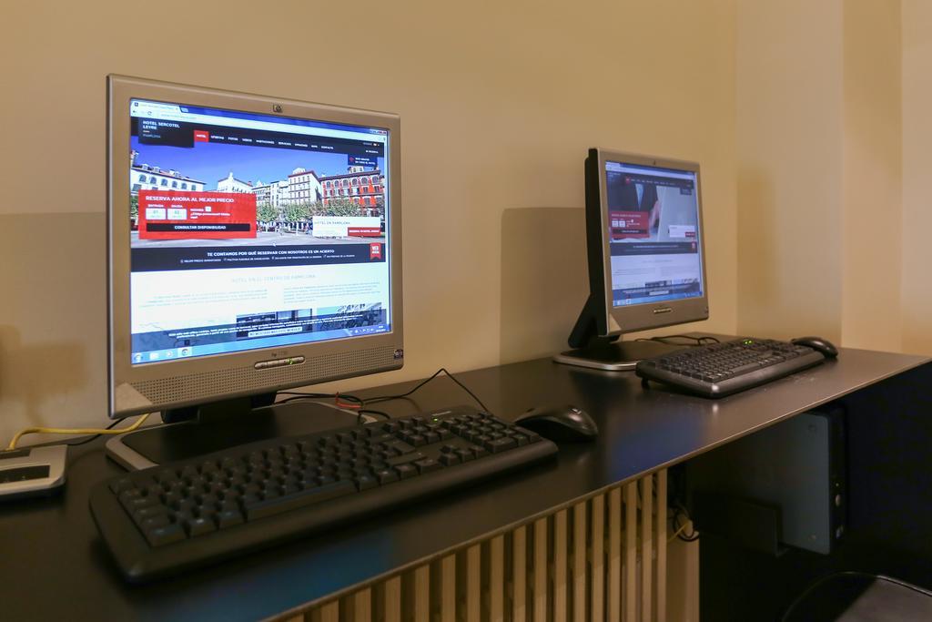 Habitus Hotel Leyre ปัมโปลนา ภายนอก รูปภาพ