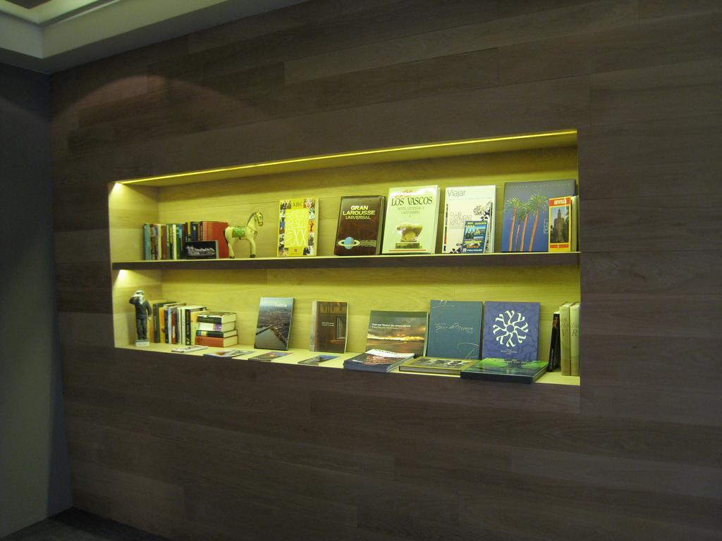 Habitus Hotel Leyre ปัมโปลนา ภายนอก รูปภาพ