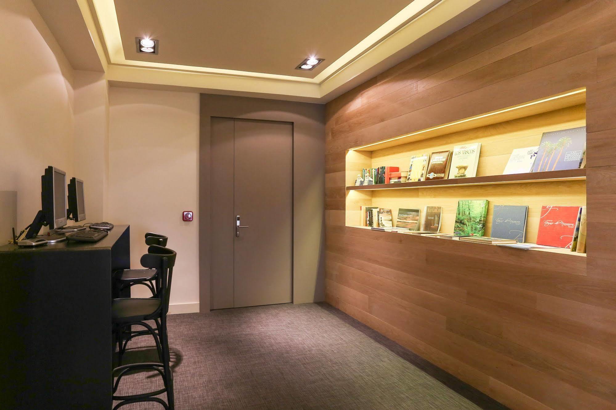 Habitus Hotel Leyre ปัมโปลนา ภายนอก รูปภาพ